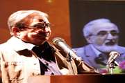 دکتر هدایت در مراسم تودیع روسای پیشین و جدید بیمارستان دکتر شریعتی، دکتر ملک زاده را استاد معنوی خود خواند